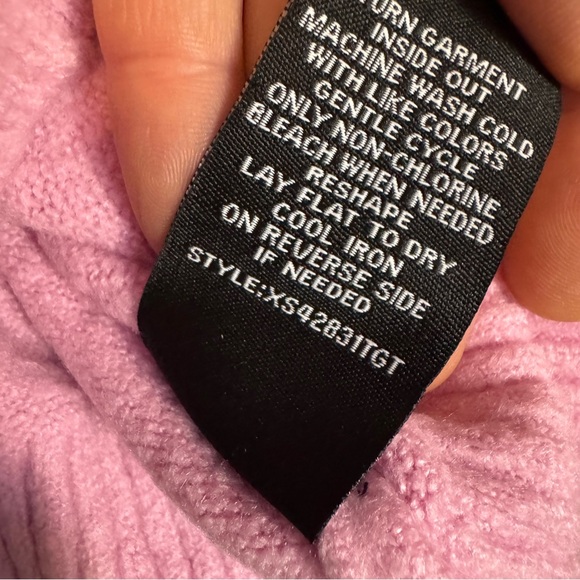 33 Degrees Womens Medium Pink Santa Print Christmas Festive Cardigan Sweater NWT - Picture 5 of 12